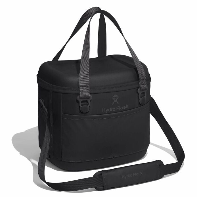 game-day-bundle-o4 12pco001-carryout-cooler-15l-black-angled_1_1.jpg