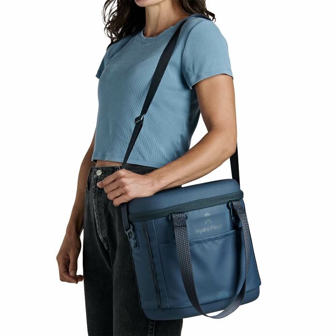 carryouttm-soft-cooler-10-l-u3 250815_hydro_s26_hb_14560_1_4.jpg