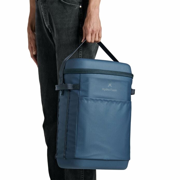 carryouttm-backpack-22-l-r9 250815_hydro_s26_hb_14597_6.jpg
