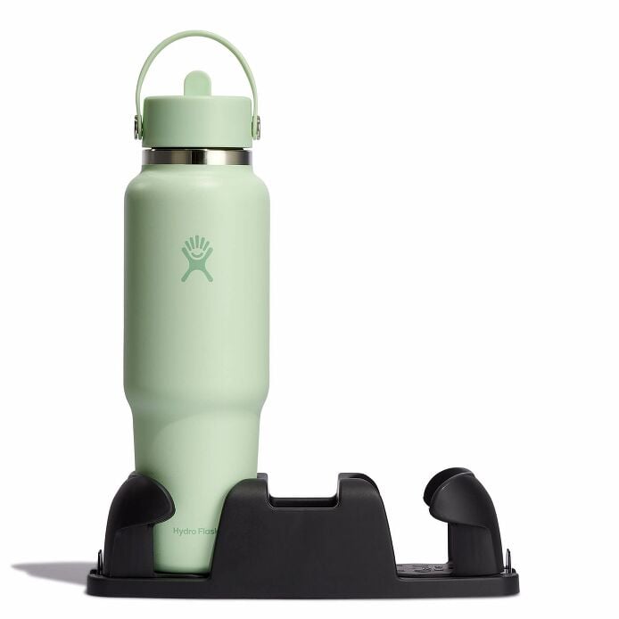 40-oz-travel-bottle-with-flex-straw-cap-z1 aloe-travel-bottle-in-cuplholder_3_3_1.jpg