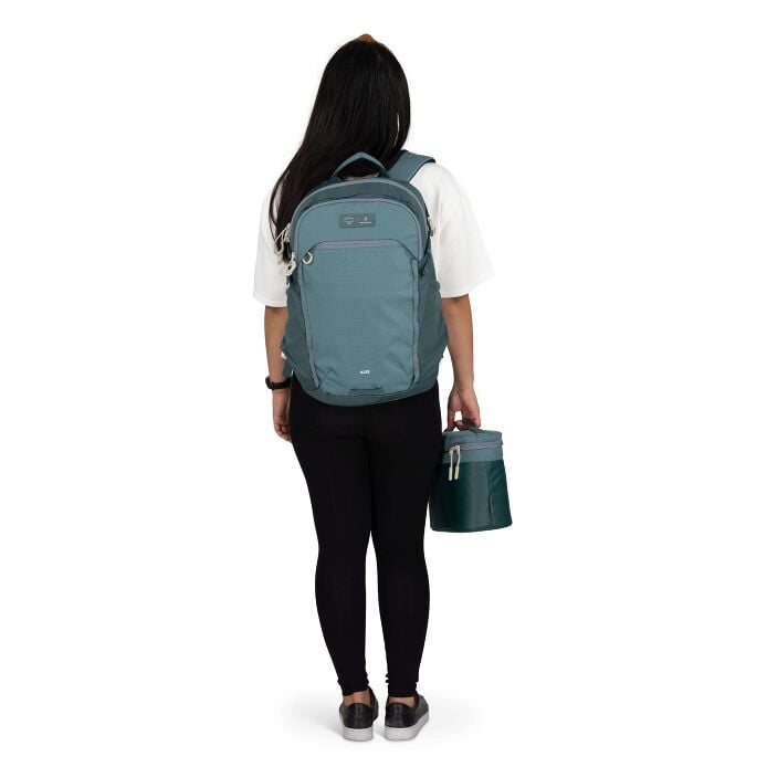 osprey-axis-x-hydro-flask-campus-essentials-bundle-j6 axisxhydroflask_s26_onbody3_cascadeblue_10007249_2.jpg