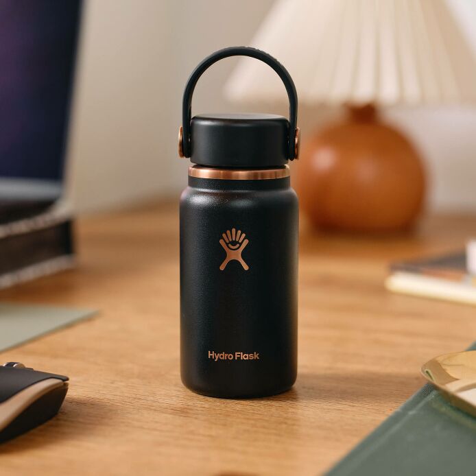 arc-collection-micro-hydro-200-ml-b5 black_-_lifestyle_1.jpeg
