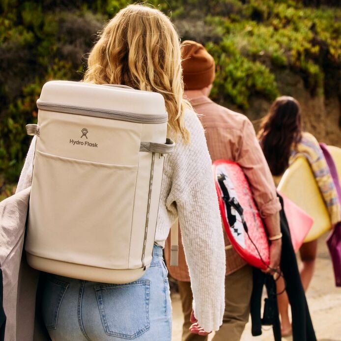 carryouttm-backpack-22-l-r9 hf_carryout_bouwer_d1_l1_torrey_pines_lifestyle_0974_2.jpg