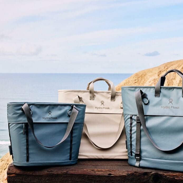 carryouttm-soft-cooler-tote-20-l-p8 hf_carryout_bouwer_d1_l1_torrey_pines_still_life_0055_9.jpg