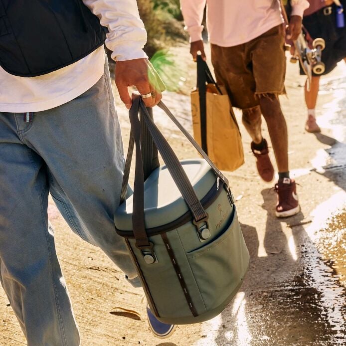 carryouttm-soft-cooler-10-l-u3 hf_carryout_bouwer_d2_l3_skate_ditch_3744_5.jpg
