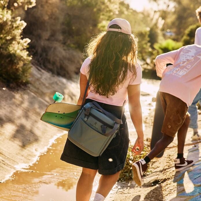 carryouttm-soft-cooler-10-l-u3 hf_carryout_bouwer_d2_l3_skate_ditch_5669_5.jpg