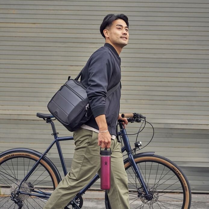 24-oz-lightweight-flex-straw-bottle-g8 hf_s26_lightweight_mcinnis_5423_4.jpg