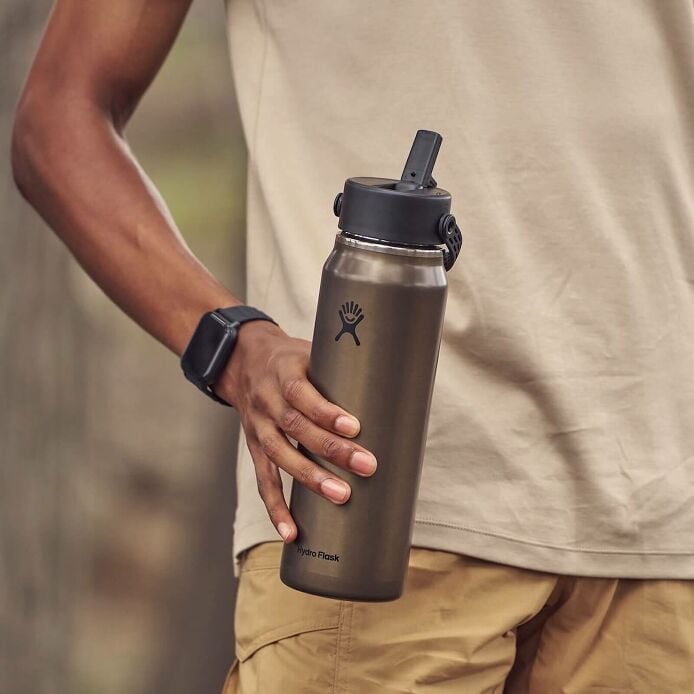 32-oz-lightweight-flex-straw-bottle-t5 hf_s26_lightweight_mcinnis_6345_2_3.jpg