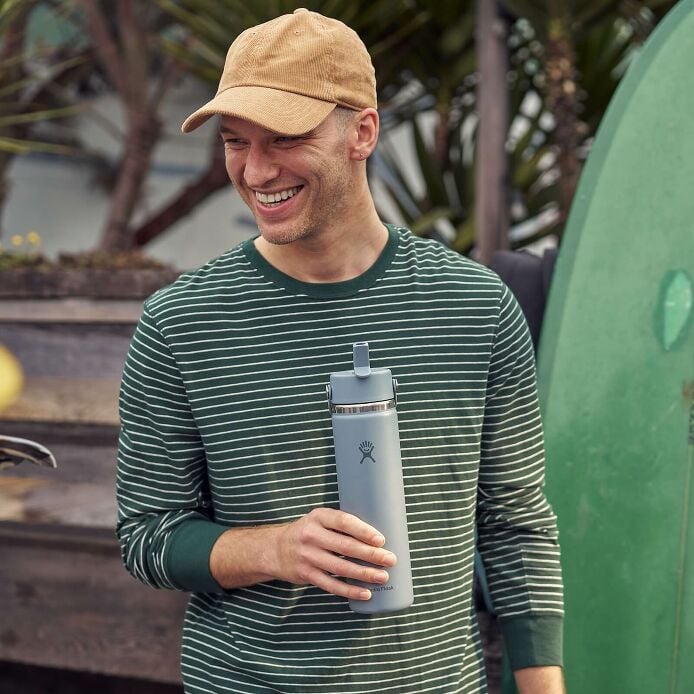 24-oz-wide-mouth-with-flex-straw-cap-y1 hf_s26_mcinnis_0232_13.jpg