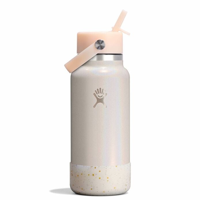 medium-boot-l6 le-f25w32-g-32-oz-wide-flex-straw-cap-glimmer-cream-straight-withboot_1_1_1.jpg
