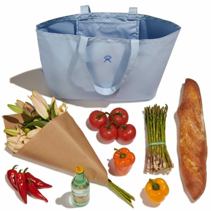 20-l-tag-along-tote-k8 rt20484_20ltagalongtote_surf_packing_1.jpg